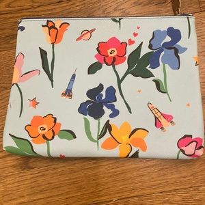 Hill House home clutch